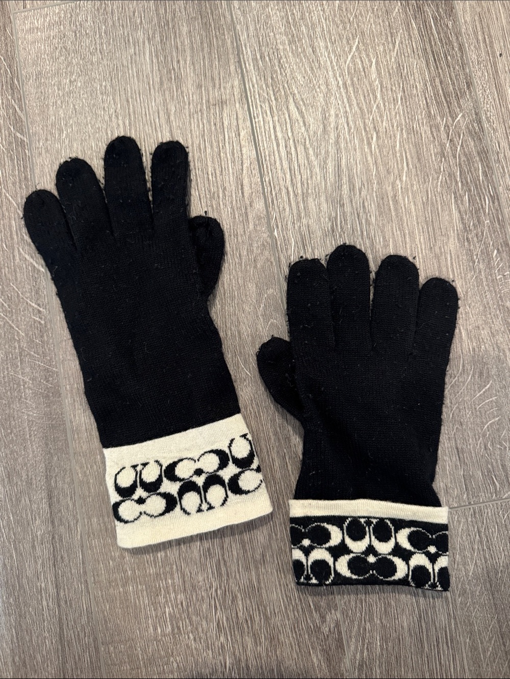 COACH Signature Logo Winter Gloves - Merino Wool